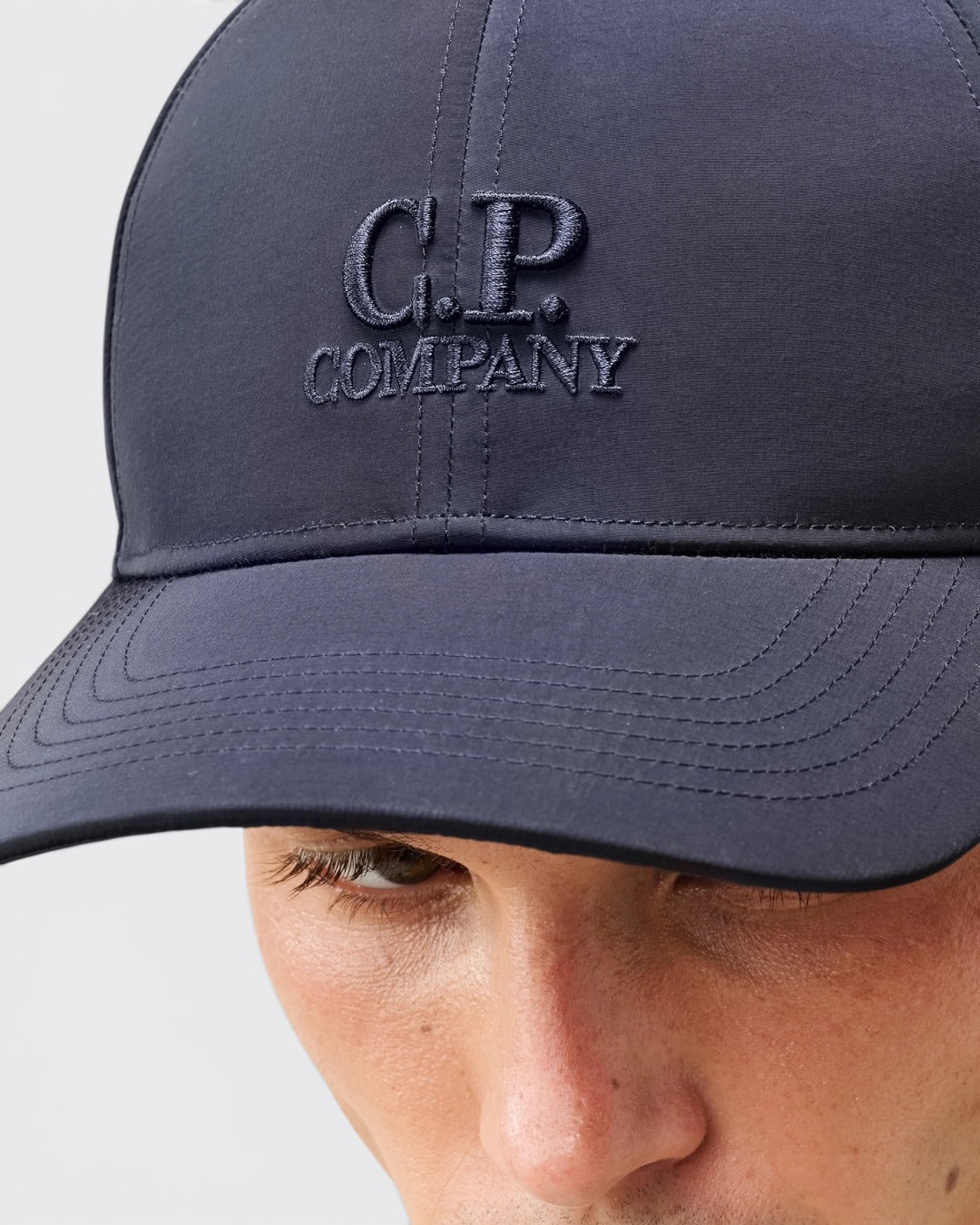 Chrome-r logo cap