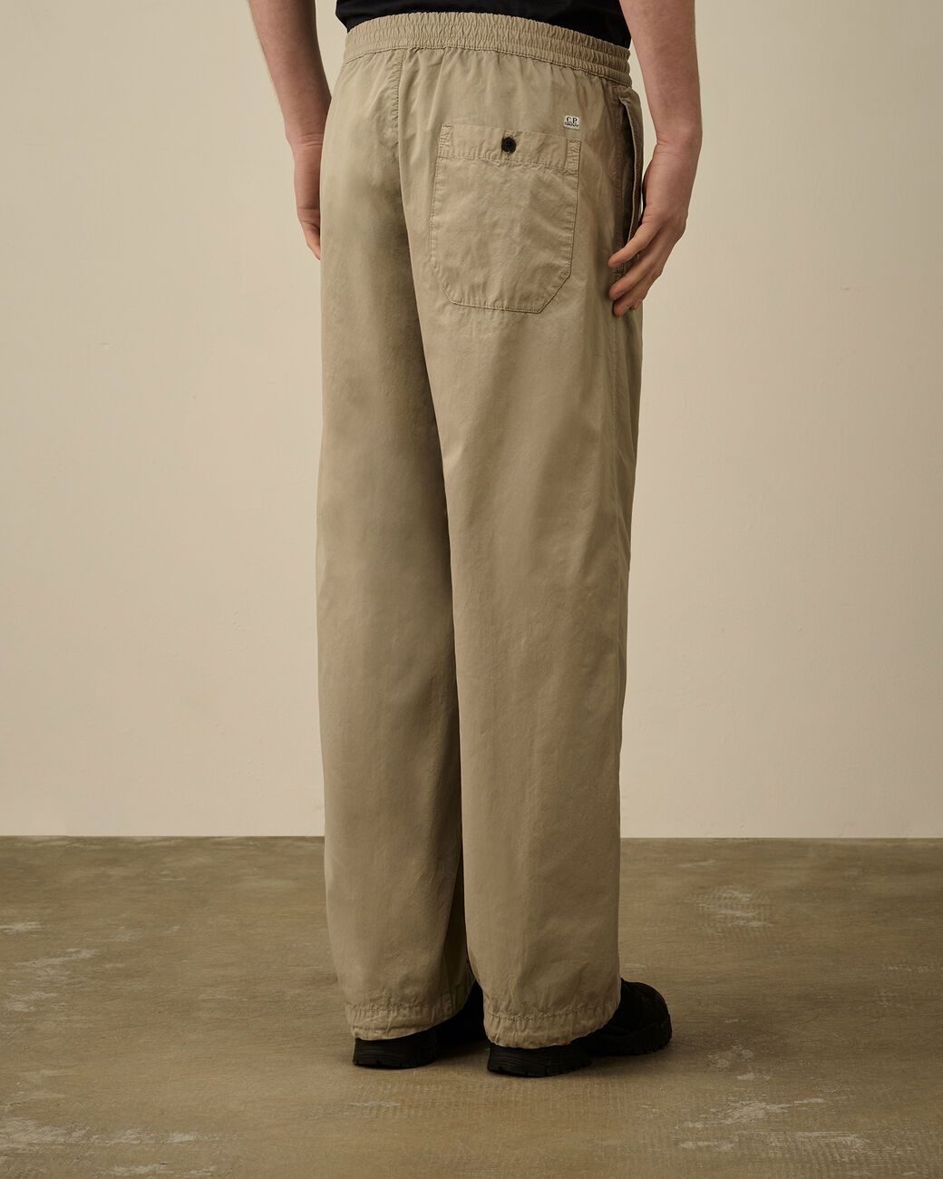 Microreps Boxy Cargo Lens Pants Beige