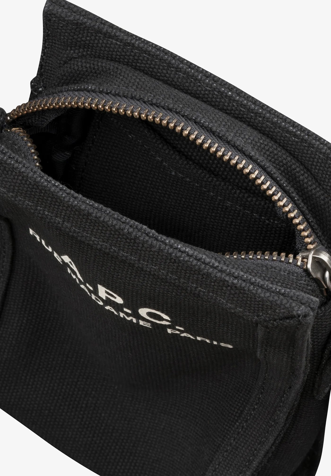 Crossbody Pouch Recuperation