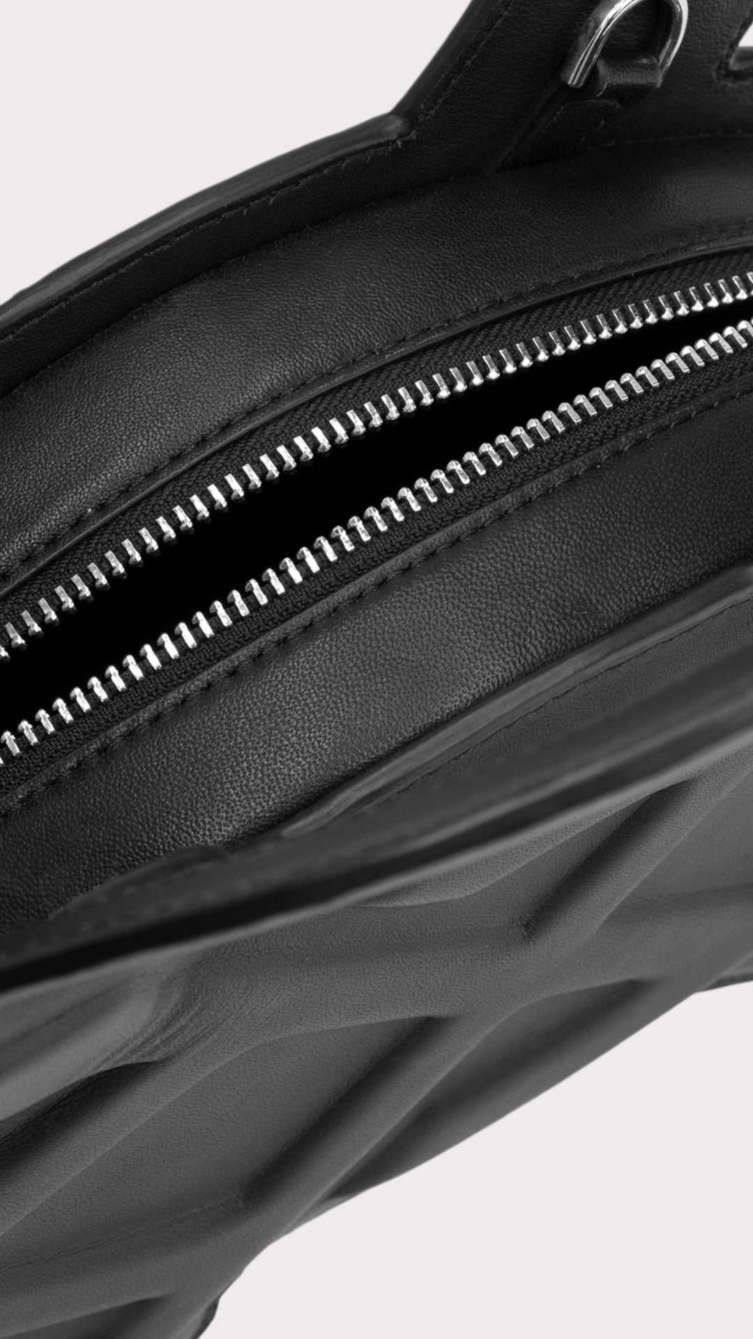 Black Cimbia Shield Bag