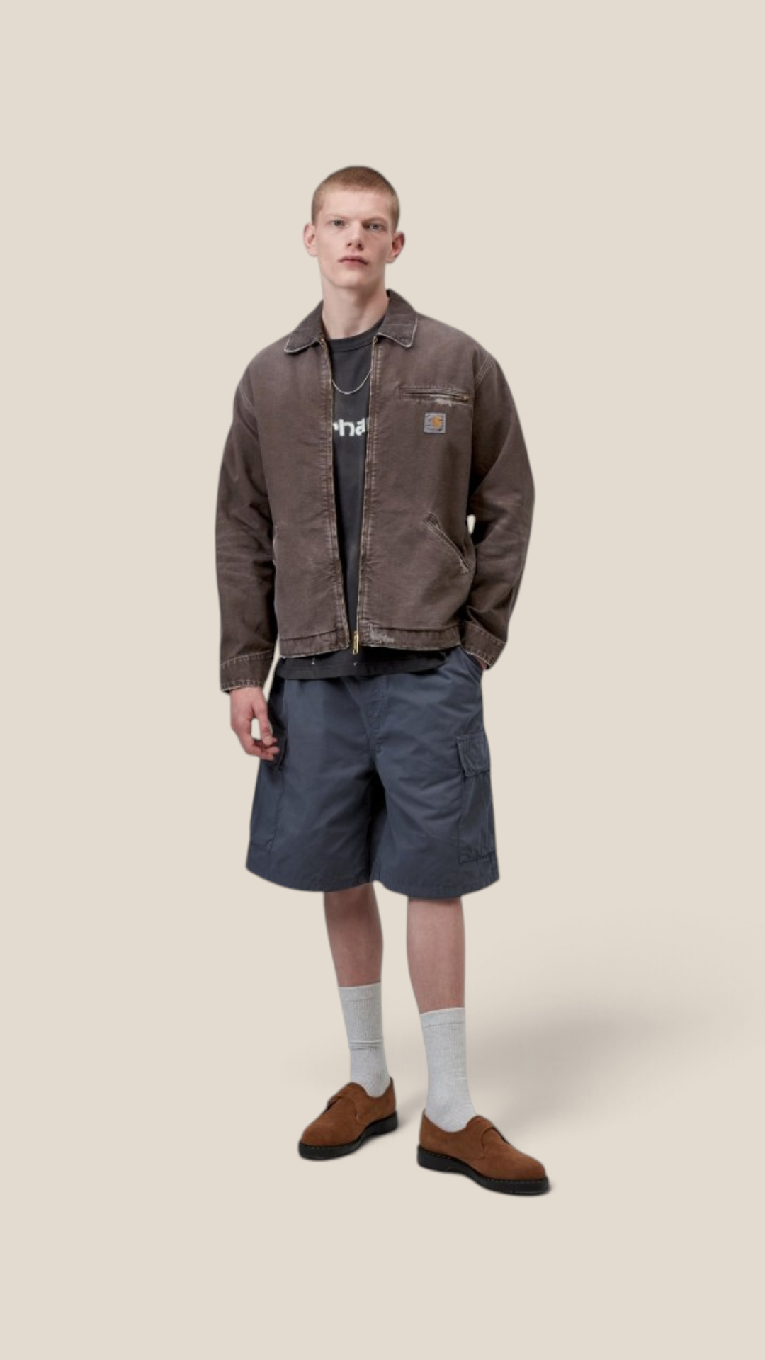 Carhartt WIP OG Detroit Jacket Tobacco Destroy Wash - con modelo