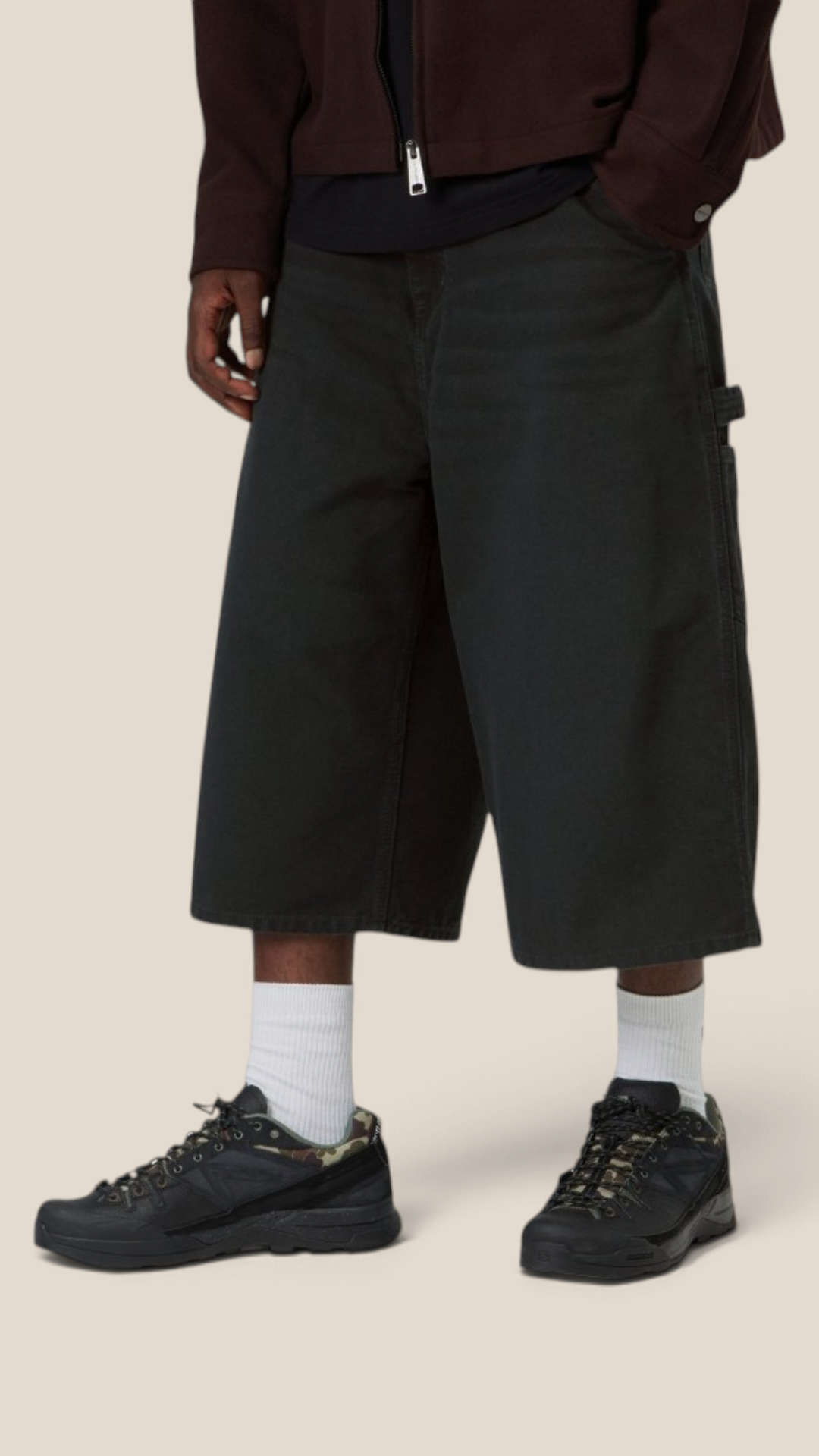 OG Single Knee Long Short Black Stone Canvas - con modelo