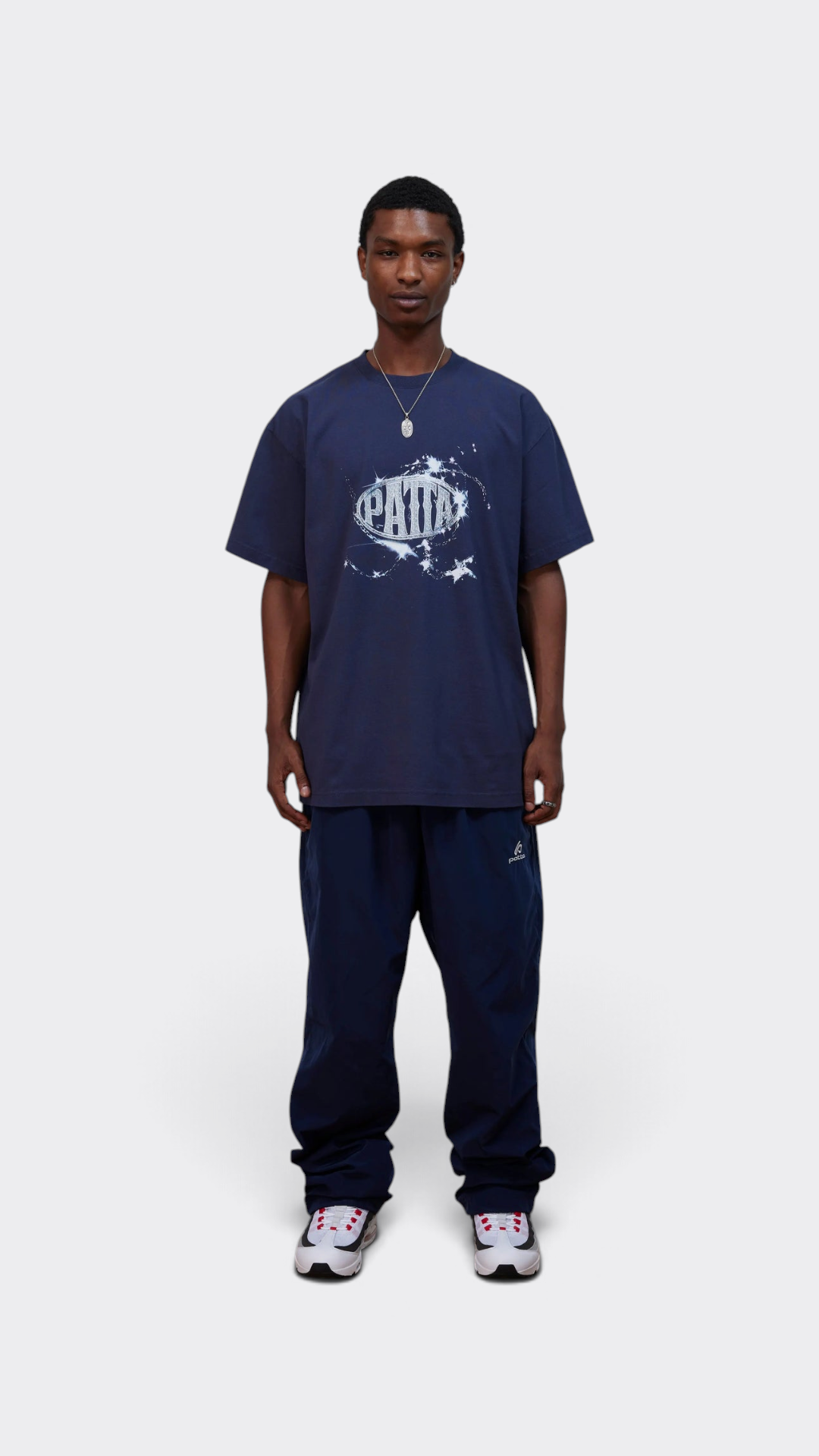 Patta Galaxy T-Shirt Black Iris - con modelo