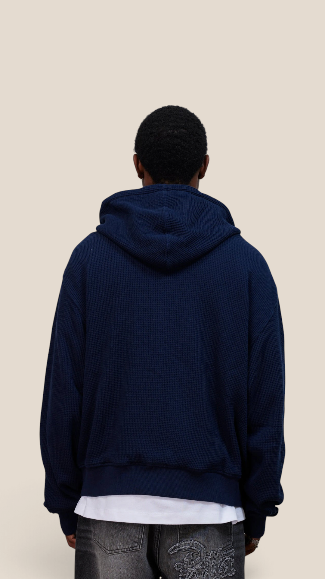 Patta Waffle Reversible Zip Up Hooded Sweater Black Iris - con modelo