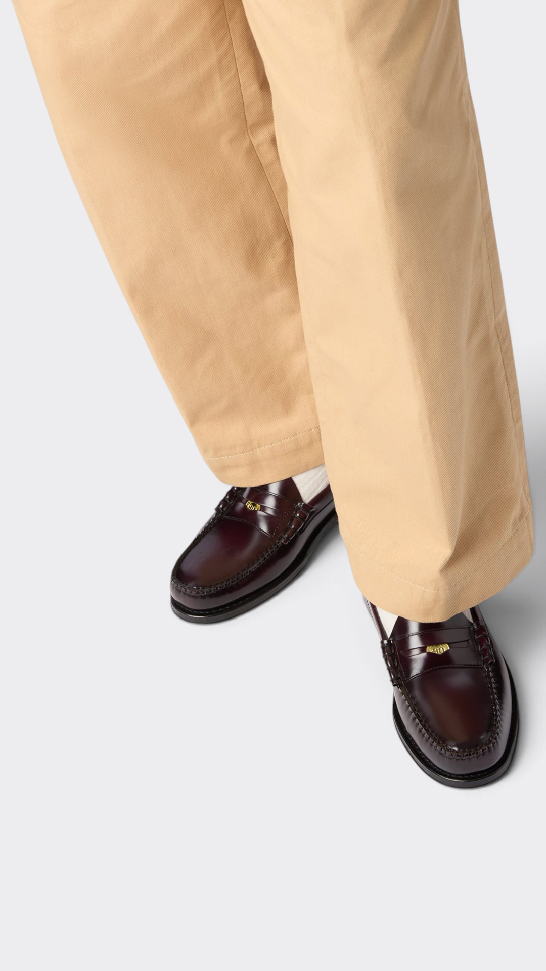 Weejuns Anniversary Larson Penny Loafers Wine - con modelo